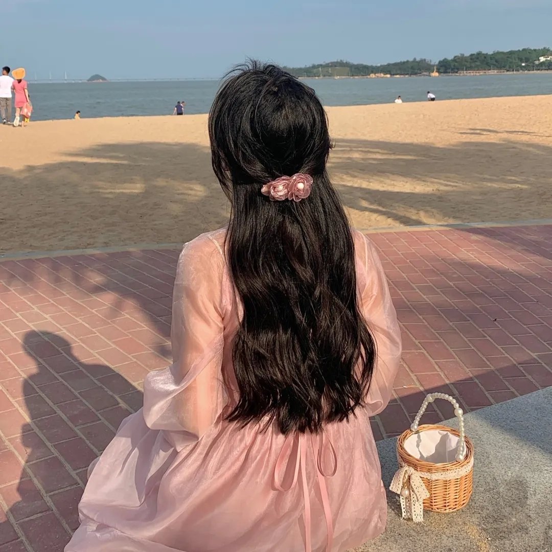 泡沫欢腾的香槟美酒
